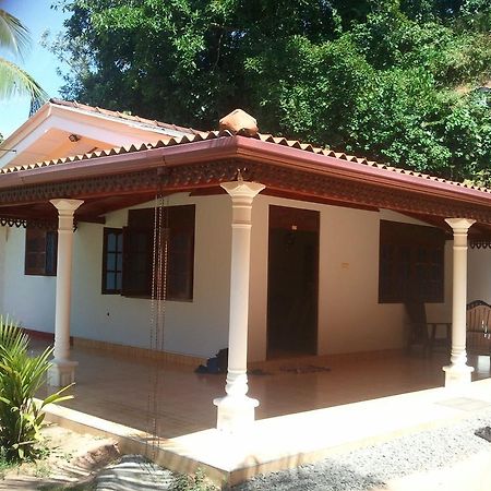 Damith Tourist Inn Mirissa Εξωτερικό φωτογραφία