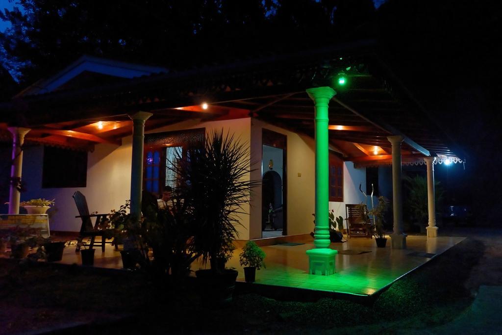 Damith Tourist Inn Mirissa Εξωτερικό φωτογραφία