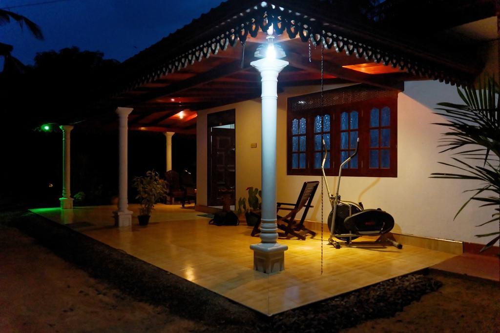 Damith Tourist Inn Mirissa Εξωτερικό φωτογραφία