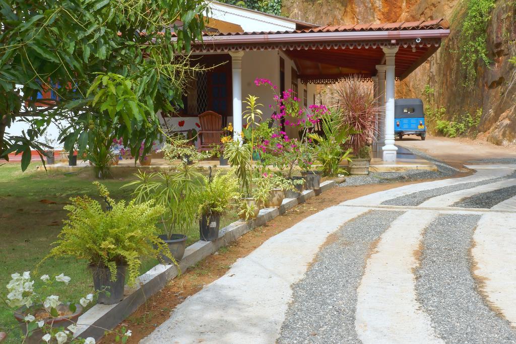Damith Tourist Inn Mirissa Εξωτερικό φωτογραφία